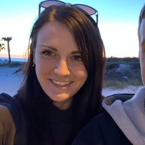 Meet your Posher, Elysa